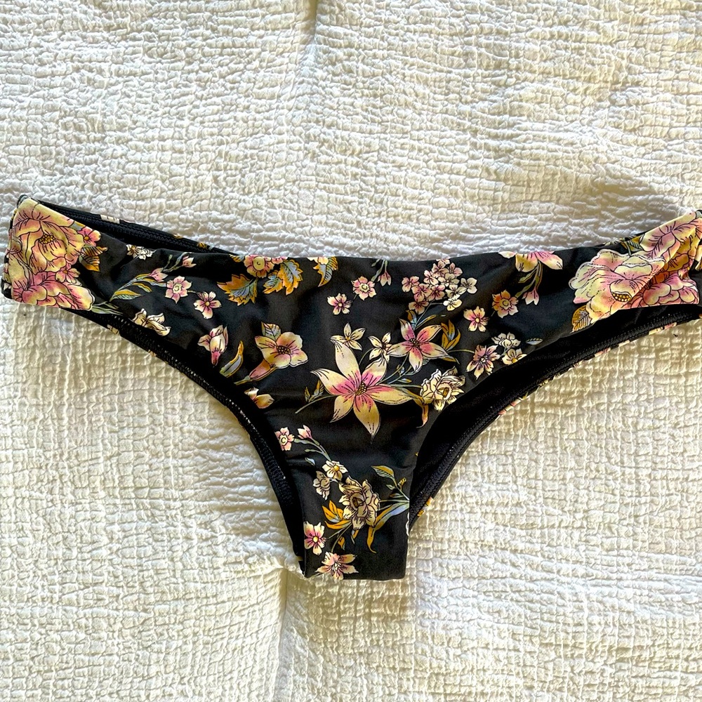 BILLABONG Floral rouched back swim bottom